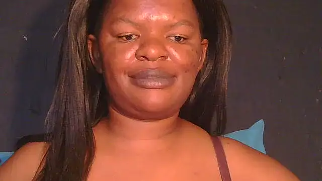 Snapshot of ebony_rose11 chatting on 05/26/26, 10:24 ebony rose11 online show from 05/26/26, 10:24