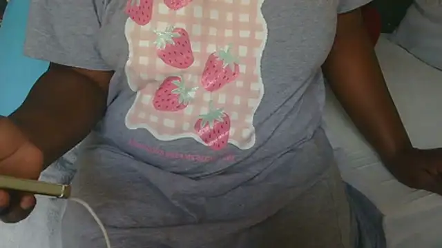 Snapshot of ebony_rose11 chatting on 04/01/26, 08:15 ebony rose11 online show from 04/01/26, 08:15