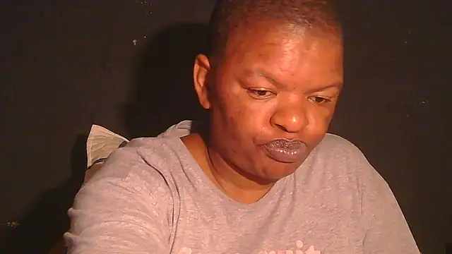 Snapshot of ebony_rose11 chatting on 06/19/26, 05:19 ebony rose11 online show from 06/19/26, 05:19