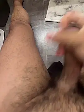 Snapshot of Runstat chatting on 02/07/26, 07:00 Runstat online show from 02/07/26, 07:00