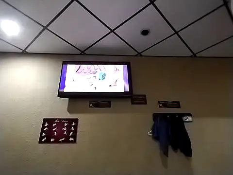 karlossan24 online show from 02/15/26, 09:36