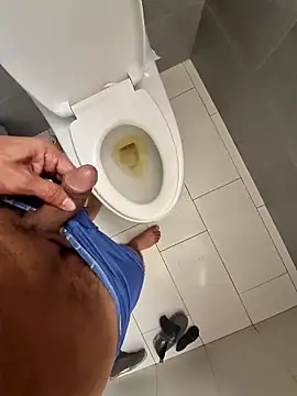 karlossan24 online show from 04/03/26, 02:34