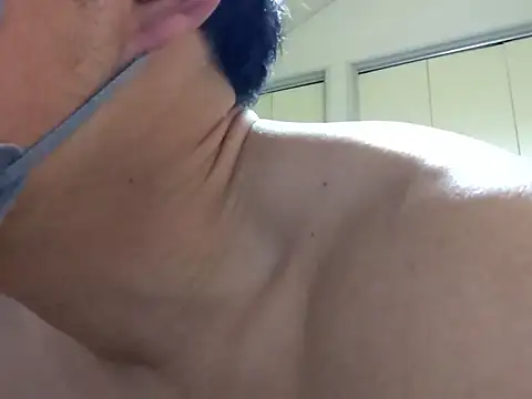 Snapshot of taaaaaa- chatting on 02/20/26, 01:02 taaaaaa- online show from 02/20/26, 01:02