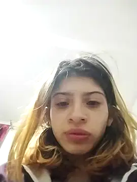 Snapshot of KratosAfroditacs chatting on 12/20/25, 04:26 KratosAfroditacs online show from 12/20/25, 04:26