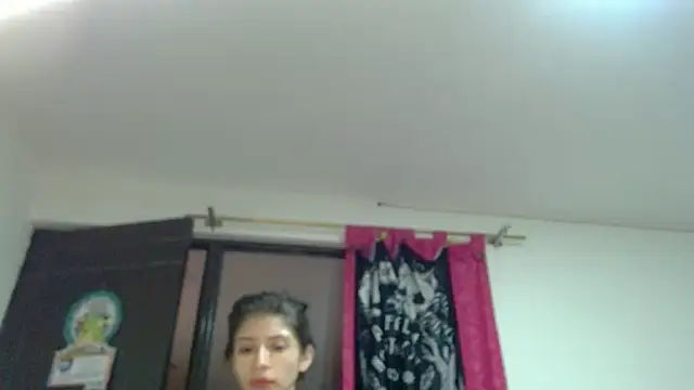 Snapshot of KratosAfroditacs chatting on 12/18/25, 04:44 KratosAfroditacs online show from 12/18/25, 04:44