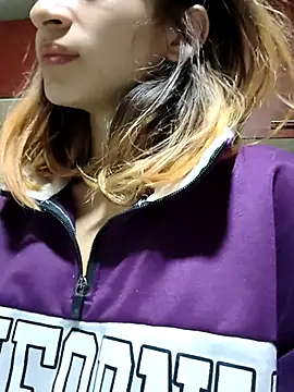 Snapshot of KratosAfroditacs chatting on 02/21/26, 01:13 KratosAfroditacs online show from 02/21/26, 01:13