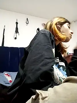 Snapshot of KratosAfroditacs chatting on 10/21/25, 07:57 KratosAfroditacs online show from 10/21/25, 07:57