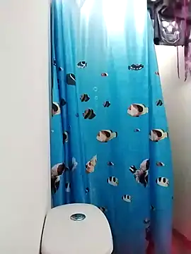 Snapshot of KratosAfroditacs chatting on 11/02/25, 10:04 KratosAfroditacs online show from 11/02/25, 10:04