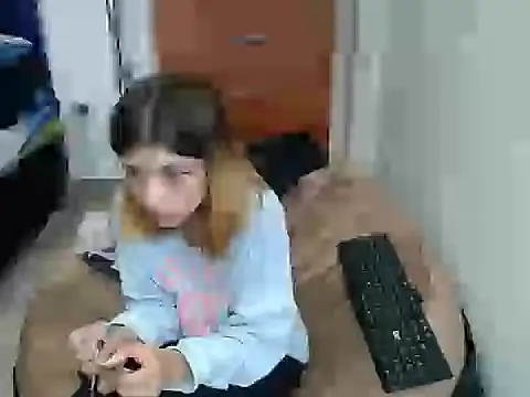 Snapshot of KratosAfroditacs chatting on 11/07/25, 02:38 KratosAfroditacs online show from 11/07/25, 02:38