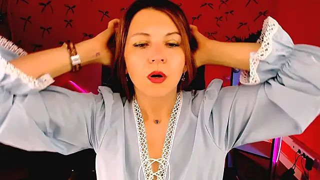 NicoleHitman online show from 03/18/26, 01:24