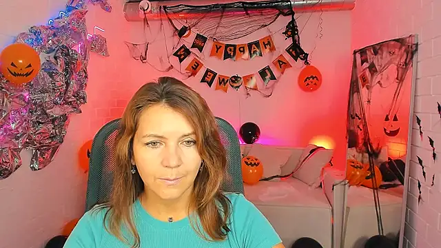 NicoleHitman online show from 10/29/25, 05:39