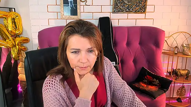 NicoleHitman online show from 09/16/25, 05:19