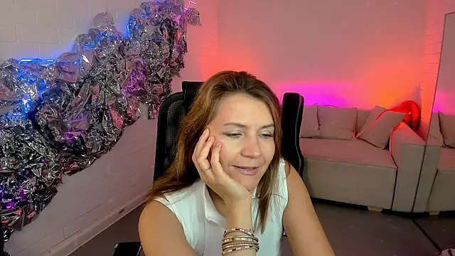 NicoleHitman online show from 09/22/25, 05:13