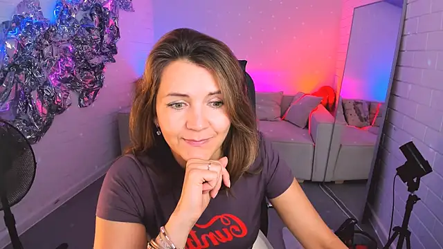 NicoleHitman online show from 09/30/25, 09:26