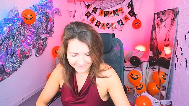 NicoleHitman online show from 10/24/25, 05:28