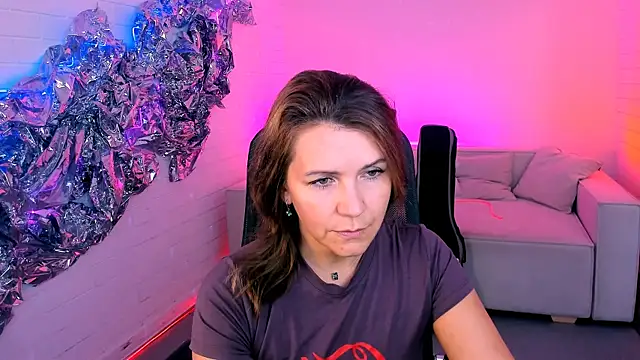 NicoleHitman online show from 09/15/25, 05:19