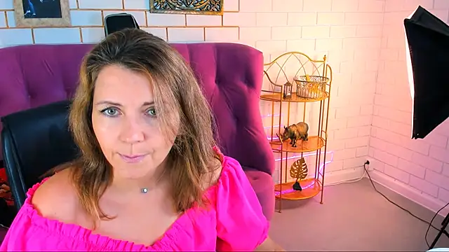 NicoleHitman online show from 10/06/25, 09:21