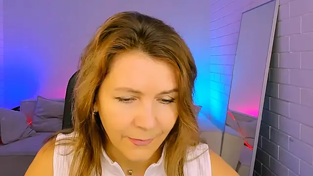 NicoleHitman online show from 11/12/25, 09:24