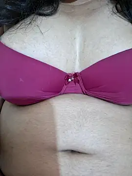 Snapshot of cute_nansi chatting on 10/26/25, 03:45 cute nansi online show from 10/26/25, 03:45