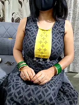 Snapshot of Decant_Ruhi143 chatting on 10/15/25, 05:10 Decant Ruhi143 online show from 10/15/25, 05:10