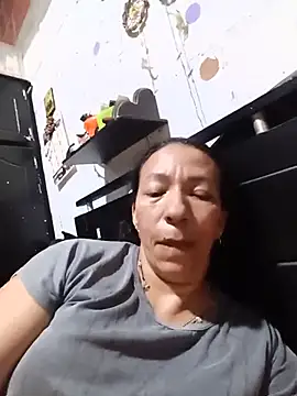 Snapshot of Antonela45 chatting on 06/11/26, 02:53 Antonela45 online show from 06/11/26, 02:53