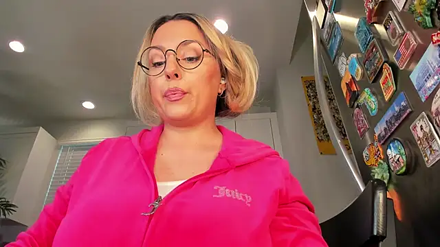 realtoxxxxmaria online show from 12/04/25, 06:40