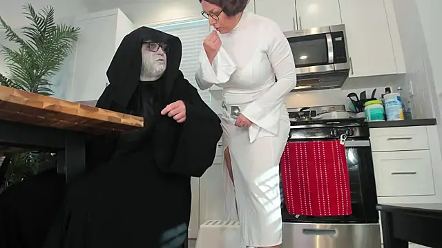 realtoxxxxmaria online show from 10/27/25, 05:47