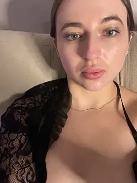 AlisaQSky online show from 10/27/25, 09:27