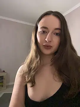 AlisaQSky online show from 12/16/25, 04:22