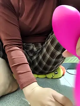 Lyly2525 online show from 01/15/26, 12:58