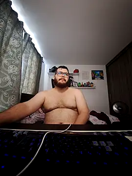 Snapshot of Edmund98 chatting on 11/07/25, 08:02 Edmund98 online show from 11/07/25, 08:02