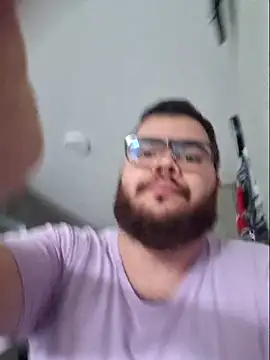 Snapshot of Edmund98 chatting on 11/14/25, 05:49 Edmund98 online show from 11/14/25, 05:49