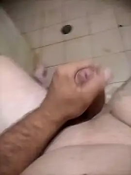 Snapshot of mivergom chatting on 09/20/25, 01:54 mivergom online show from 09/20/25, 01:54