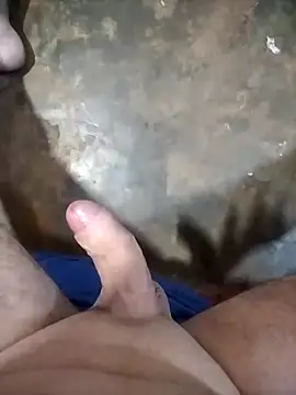 Snapshot of mivergom chatting on 11/25/25, 12:49 mivergom online show from 11/25/25, 12:49