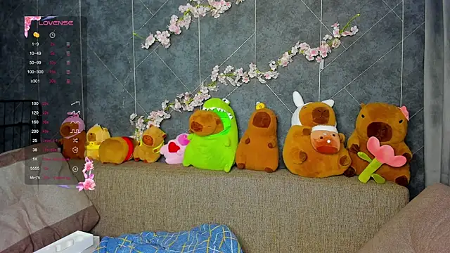 Snapshot of EvaTheHeart chatting on 10/10/25, 09:10 EvaTheHeart online show from 10/10/25, 09:10