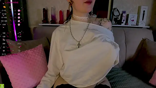 Snapshot of Ashley_Nicks chatting on 02/25/26, 02:12 Ashley Nicks online show from 02/25/26, 02:12