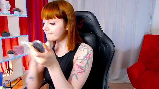 Ashley Nicks online show from 11/20/25, 01:50