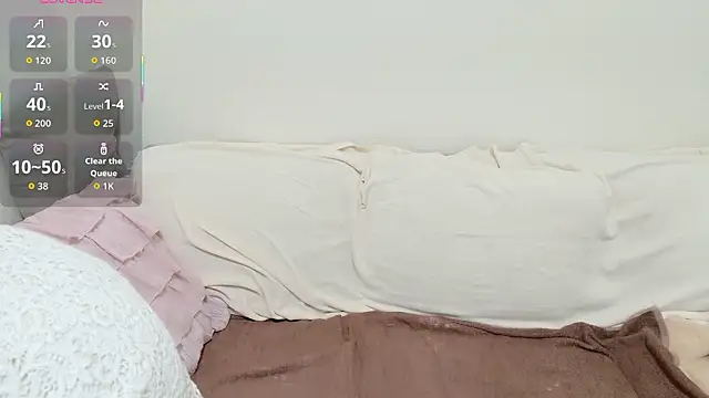 pppYukaqqq online show from 11/17/25, 10:52