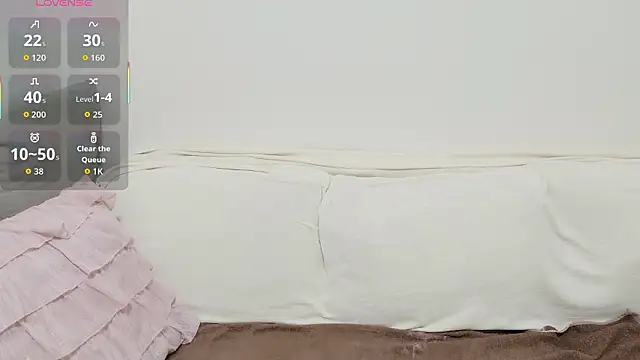 pppYukaqqq online show from 10/31/25, 10:34