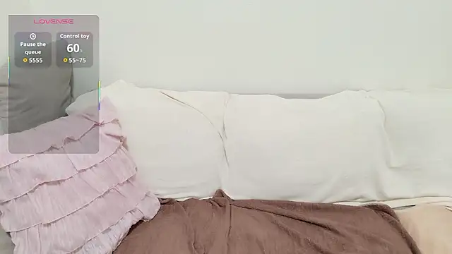 pppYukaqqq online show from 12/23/25, 11:09