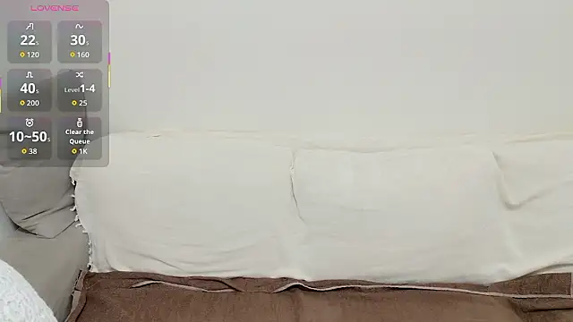 pppYukaqqq online show from 10/13/25, 10:06