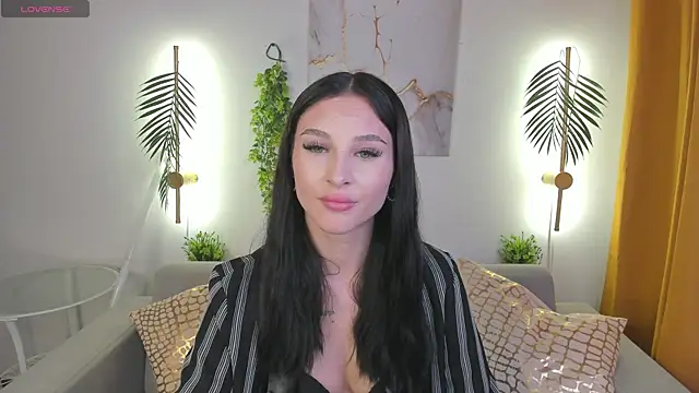 Snapshot of Erika_Flame chatting on 10/11/25, 12:50 Erika Flame online show from 10/11/25, 12:50