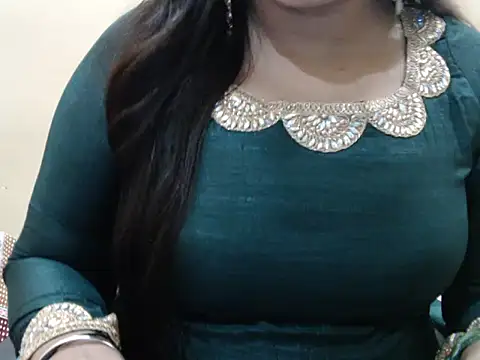 Snapshot of Surjeet_Kaur chatting on 06/17/26, 07:19 Surjeet Kaur online show from 06/17/26, 07:19