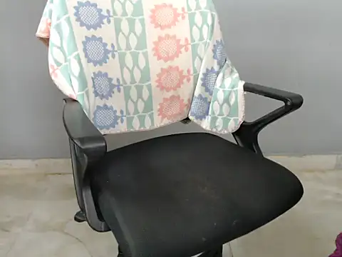 Snapshot of Surjeet_Kaur chatting on 09/19/25, 04:27 Surjeet Kaur online show from 09/19/25, 04:27
