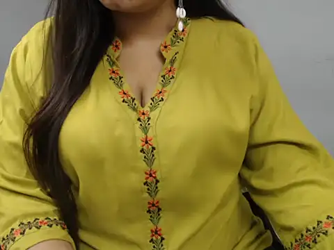 Snapshot of Surjeet_Kaur chatting on 11/05/25, 04:15 Surjeet Kaur online show from 11/05/25, 04:15