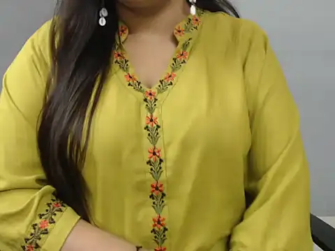 Snapshot of Surjeet_Kaur chatting on 10/29/25, 04:44 Surjeet Kaur online show from 10/29/25, 04:44