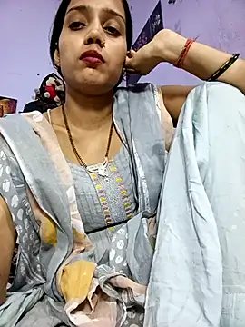 Snapshot of indiandesilive chatting on 09/14/25, 04:35 indiandesilive online show from 09/14/25, 04:35