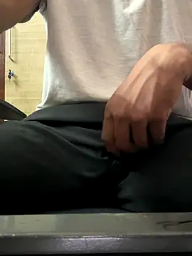 Snapshot of RightFielder chatting on 11/05/25, 02:42 RightFielder online show from 11/05/25, 02:42