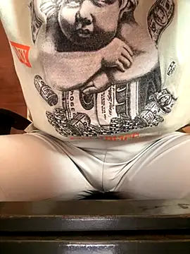 Snapshot of RightFielder chatting on 10/26/25, 09:20 RightFielder online show from 10/26/25, 09:20