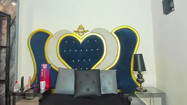 Snapshot of NovaMichel chatting on 11/08/25, 11:14 NovaMichel online show from 11/08/25, 11:14